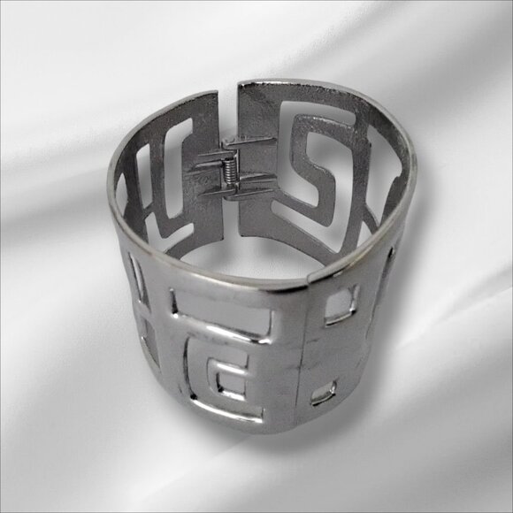 Avant Garde 1970s Silver Bracelet with Cut Outs and Clamper Hinge - 2.25 In High - Picture 3 of 7